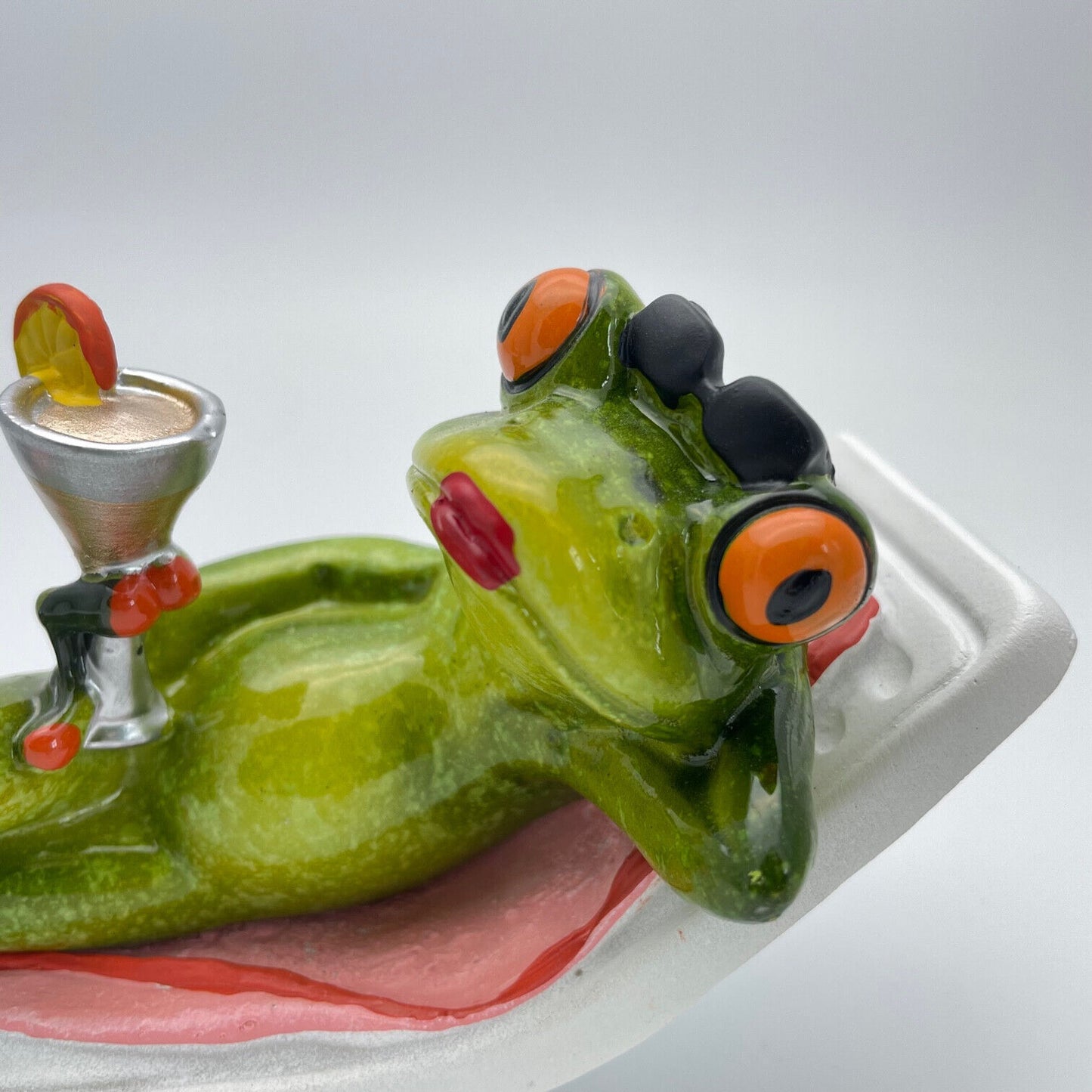 Comical Frogs Drinking Cocktail On Deck Chair Small Resin Figurine