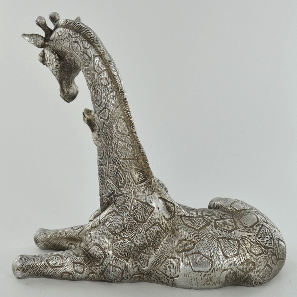 Giraffe Family Ornament In Antique Silver Finish